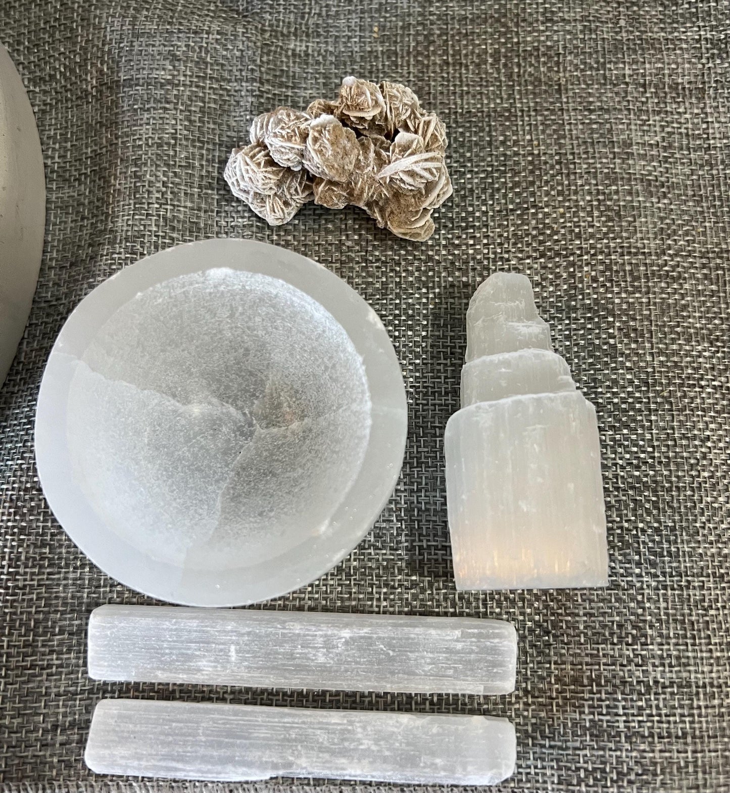 Lava Rock Essential Oil Diffuser (Selenite Crystals)