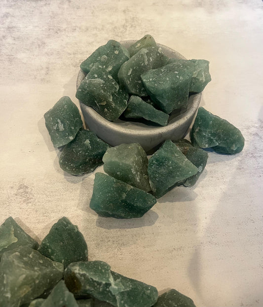 Rough Green Quartz Crystal: Heart Chakra Healing